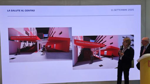 La direttrice dell'Asl Cn2 Paolo Malvasio presenta il progetto per il rifacimento dell'ingresso nord dell'ospedale di Verduno