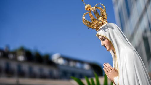 La statua della Madonna di Fatima La statua della Madonna di Fatima