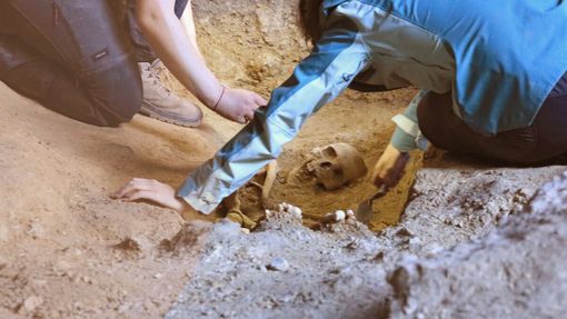 Sepolta ai margini: dagli scavi di Aisone i resti di una donna di 500 anni fa Sepolta ai margini: dagli scavi di Aisone i resti di una donna di 500 anni fa