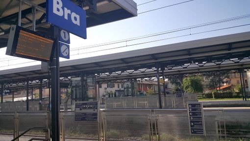 La stazione ferroviaria di Bra La stazione ferroviaria di Bra