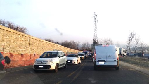 Ben 64 le sanzioni a conducenti di veicoli con massa a pieno carico superiore a 7,5 t i quali, provenienti da Pollenzo, percorrevano la Sp 7 in direzione Roreto incuranti del divieto di accesso