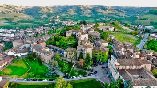 Vista panoramica di Neive, considerato tra i dieci Borghi più belli d'Italia