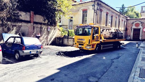 Due auto in fiamme a Mondovì nella notte: intervengono i Vigili del Fuoco Due auto in fiamme a Mondovì nella notte: intervengono i Vigili del Fuoco