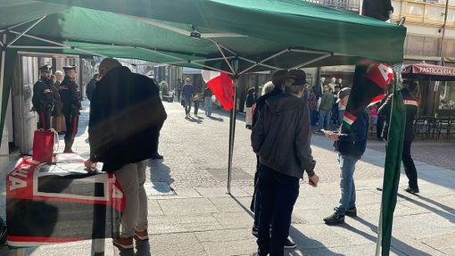 Forza Nuova a Bra: gazebo sulla sicurezza tra consensi e contestazioni Forza Nuova a Bra: gazebo sulla sicurezza tra consensi e contestazioni