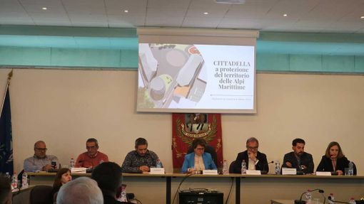 Borgo San Dalmazzo verso la “Cittadella a protezione del territorio delle Alpi Marittime” nell'ex caserma Mario Fiore