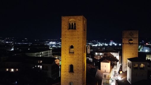 Alba si illumina di bianco per la lotta al cancro al polmone
