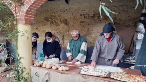 La rappresentazione di antichi mestieri in una passata edizione del presepe vivente di Bandito La rappresentazione di antichi mestieri in una passata edizione del presepe vivente di Bandito