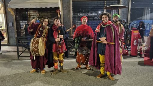 Bra si è animata al suono della zampogna e dei musici di Natale