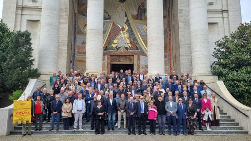 Foto di gruppo per i pensionati Rolfo
