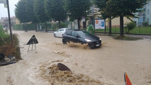 Un’altra lunga notte per la Granda, costretta ancora una volta a fare i conti con la furia del maltempo Un’altra lunga notte per la Granda, costretta ancora una volta a fare i conti con la furia del maltempo