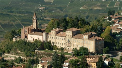 Il castello di Magliano Alfieri Il castello di Magliano Alfieri