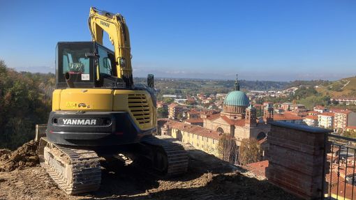 Dogliani: ripartiti i lavori di messa in sicurezza di borgo Castello sotto la Sacra Famiglia