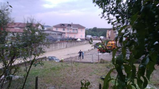 L'auto caduta nel torrente Talloria in piana Gallo