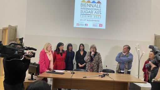 La Consigliera Regionale di Parità Anna Mantini in visita alla Biennale Internazionale Sugar Art 2023 di Torino