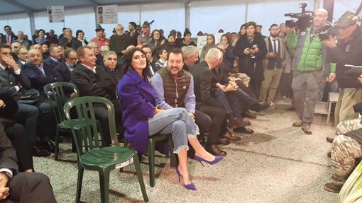 Elisa Isoardi e Matteo Salvini alla Fiera del Porro di Cervere nel 2017 Elisa Isoardi e Matteo Salvini alla Fiera del Porro di Cervere nel 2017