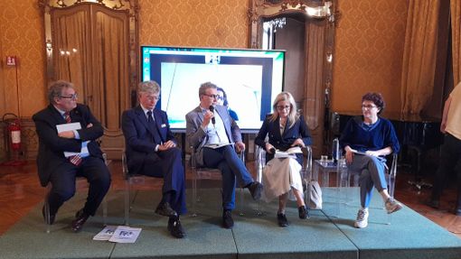 I giornali locali non fermano l'emorragia: in 30 anni persi 200mila copie e 400mila lettori. Ma ora c'è la rivoluzione dell'online