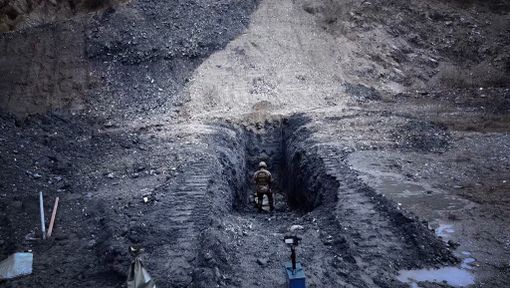 Artificieri del Genio Guastatori di Fossano bonificano 29 proiettili di artiglieria della Seconda Guerra Mondiale rinvenuti a Carcare. Foto dalla pagina Facebook dell'Associazione Nazionale Alpini