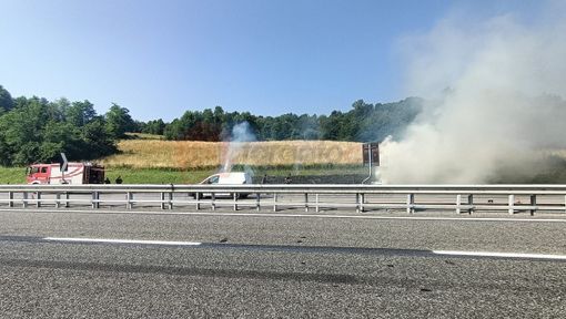 Incendio sterpaglie e fumo in autostrada tra Mondovì e Ceva