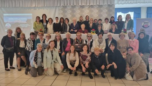 Un  gruppo di socie di Donne per la Granda