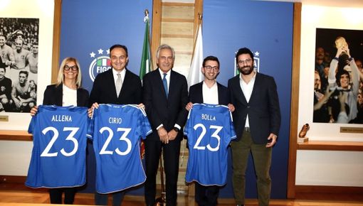 Nella foto, da sinistra, Liliana Allena, Alberto Cirio, Gabriele Gravina, Emanuele Bolla e Rodolfo Pisa di Monterosa Nella foto, da sinistra, Liliana Allena, Alberto Cirio, Gabriele Gravina, Emanuele Bolla e Rodolfo Pisa di Monterosa