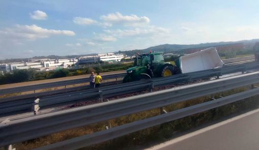 Le code si sono formate anche nelle strade di ingresso tangenziale in direzione Asti