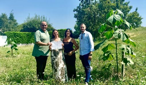 All’inaugurazione ufficiale del nuovo boschetto di Paulownia erano presenti: l’assessore Antonino Russo - Assessore al Verde del Comune di Orbassano, Clara Bonaudi e Denise Bonaudi del CDA Boman e Daniele Berruti Presidente Paulownia Piemonte Nazionale