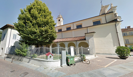 L'esemplare di tiglio presente nel giardino del complesso monumentale della chiesa di San Giovanni Battista di Alba L'esemplare di tiglio presente nel giardino del complesso monumentale della chiesa di San Giovanni Battista di Alba