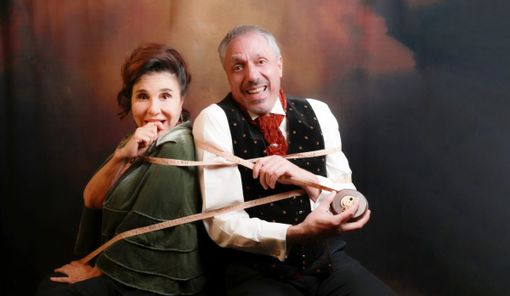 Ad Alba lo spettacolo di Max Pisu "Sarto per Signora"