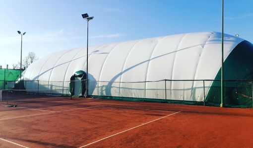Tennis - Alba, novità al Centro San Cassiano: è arrivata la copertura per il campo in terra battuta