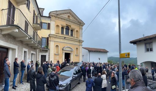 Nella parrocchiale di San Sebastiano i funerali di Cesare Giaccone (foto di Silvia Muratore)