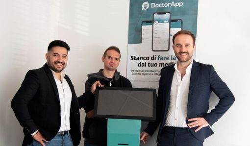 Alessandro Giraudo, Alex Luciano e Francesco Albanese hanno ideato e progettato "DoctorApp", il primo sistema brevettato per la gestione delle code e delle prenotazioni all’interno degli studi medici