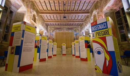 Ad Alba la mostra "Un percorso intorno al Padre Nostro"