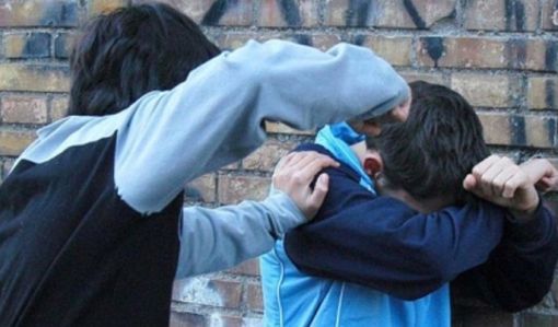 Immagine simbolica di come il bullismo di gesti e parole possa emarginarne le vittime