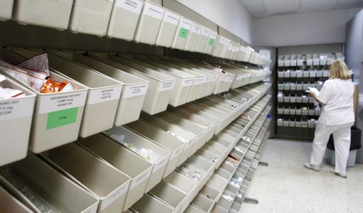 Pannoloni agli anziani, in tanti attendono le forniture. Valle (Pd): "Dopo gli annunci Riboldi, continuano i disservizi"