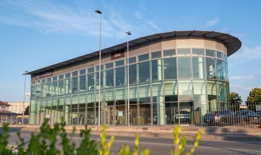 Gruppo Gino acquisisce Hyundai: ad Alba una nuova esperienza di mobilità all’insegna dell’affidabilità Gruppo Gino acquisisce Hyundai: ad Alba una nuova esperienza di mobilità all’insegna dell’affidabilità