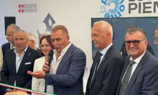 Assessore PaoloBongioanni all'inaugurazione di Cheese a Bra, poco prima del taglio del nastro Assessore PaoloBongioanni all'inaugurazione di Cheese a Bra, poco prima del taglio del nastro