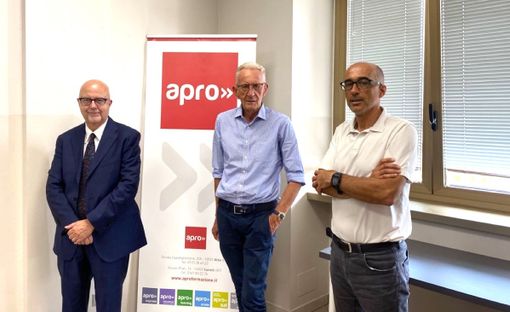 Da sinistra il presidente Apro Paolo Zoccola, il professor Beppe Ghisolfi e il direttore dell'istituto Antonio Bosio