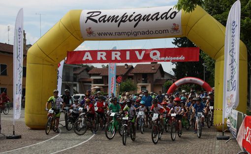 La partenza da Bernezzo dell'edizione 2019