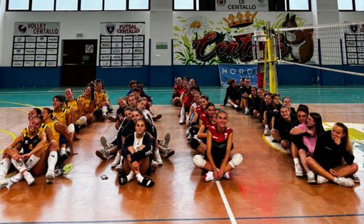 Il Centallo Volley ha organizzato un allenamento congiunto per celebrare i suoi 40 anni Il Centallo Volley ha organizzato un allenamento congiunto per celebrare i suoi 40 anni