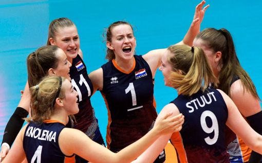 Klein Lankhorst (maglia numero 1) è la seconda giocatrice olandese nella storia di Cuneo Granda Volley dopo Marrit Jasper Klein Lankhorst (maglia numero 1) è la seconda giocatrice olandese nella storia di Cuneo Granda Volley dopo Marrit Jasper