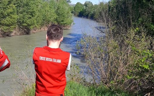 Proseguono anche nel lungo ponte della Liberazione le ricerche del giovane Abdou, caduto nel Tanaro martedì scorso Proseguono anche nel lungo ponte della Liberazione le ricerche del giovane Abdou, caduto nel Tanaro martedì scorso
