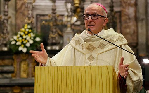 Il monsignor Derio Olivero, vescovo di Pinerolo