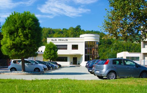 La sede della Olio Rinaldi, in via Alba-Cortemilia (dal sito aziendale)
