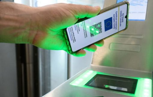 Green pass, arriva 'VerificaC19', l'app per verificare la validità della carta verde