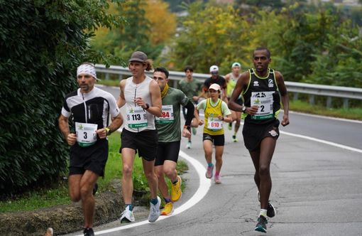 Un'immagine dell'Ecomaratona del Barbaresco e del Tartufo Bianco d’Alba Un'immagine dell'Ecomaratona del Barbaresco e del Tartufo Bianco d’Alba