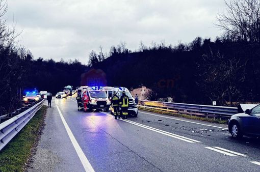 Incidente sulla statale 28 a Breolungi: tre veicoli coinvolti