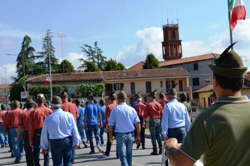 Grande festa a Busca per il XII Raduno degli Alpini d'Oc [FOTO]