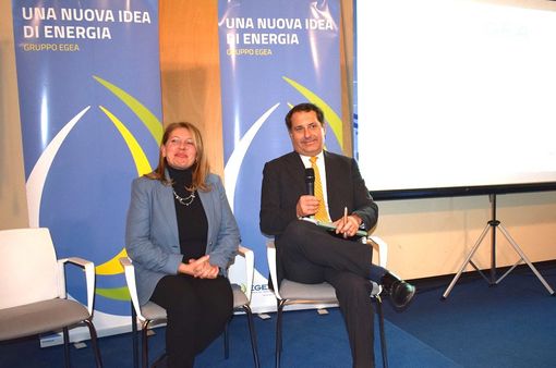 Maria Teresa Furci, provveditore agli Studi di Cuneo, insieme al presidente e amministratore delegato del Gruppo Egea PierPaolo Carini