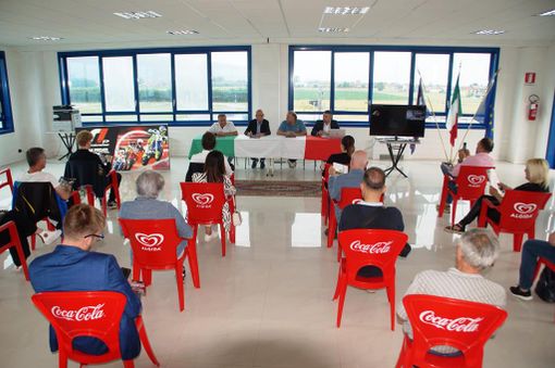 Il pubblico ed i relatori dell'evento