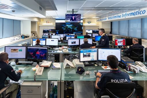 Pedopornografia, revenge porn, truffe online e fake news: con lockdown e smartworking, 1.300 interventi nel 2020 per la Polizia postale